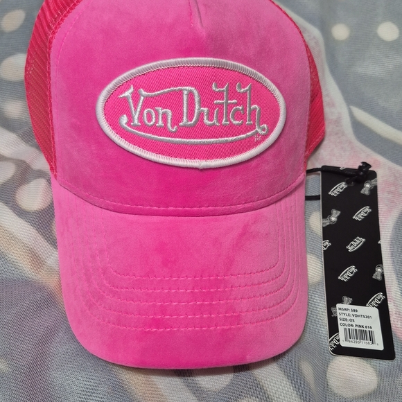 Von Dutch Accessories - Von Dutch Bright Pink Trucker Hat